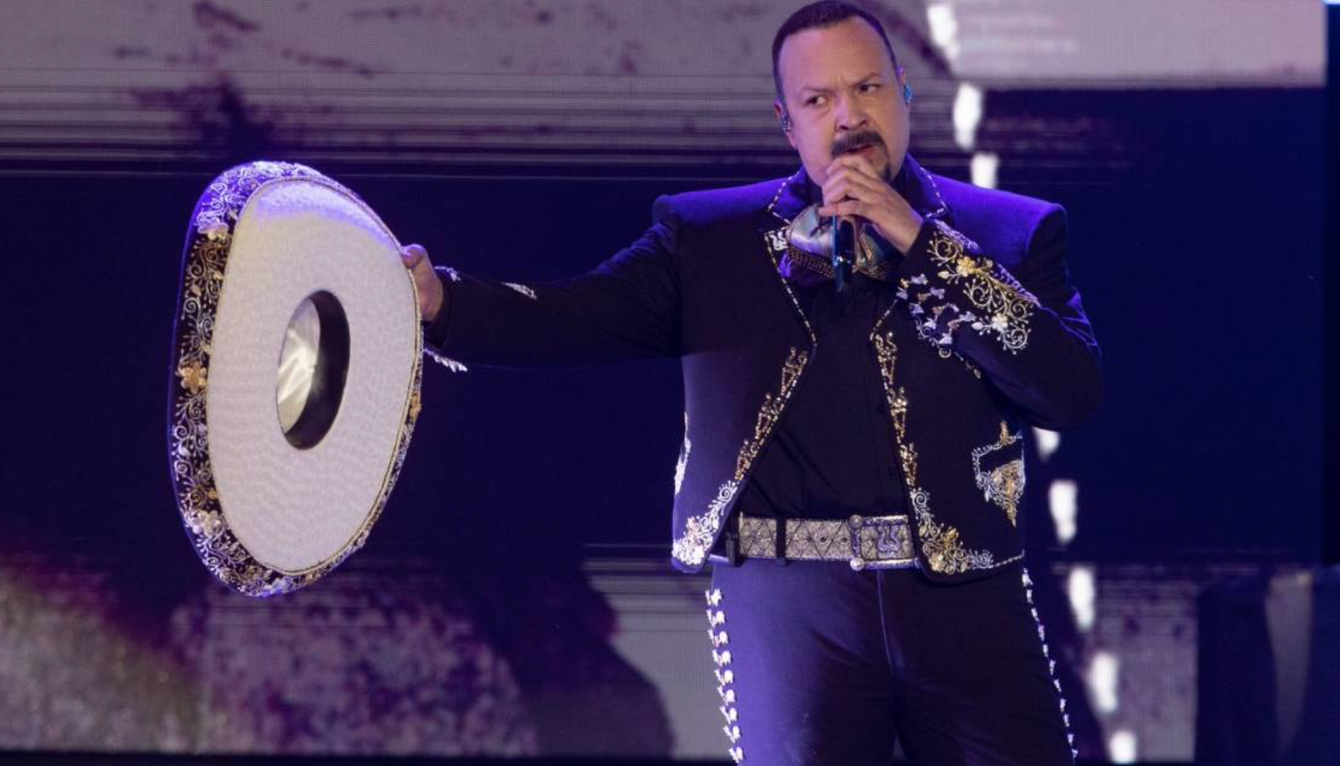 Pepe Aguilar manda misterioso mensaje en redes